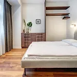 Apartman Domillion 5bdr Modern Urban Fourplex So1f