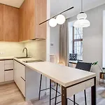 Domillion 5bdr Modern Urban Fourplex So1f