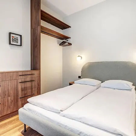 Апартаменты Domillion 5bdr Modern Urban Fourplex So1f