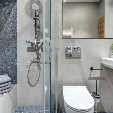 Domillion 5bdr Modern Urban Fourplex So1f