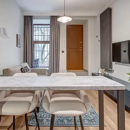 Domillion 5bdr Modern Urban Fourplex So1f * Vilna