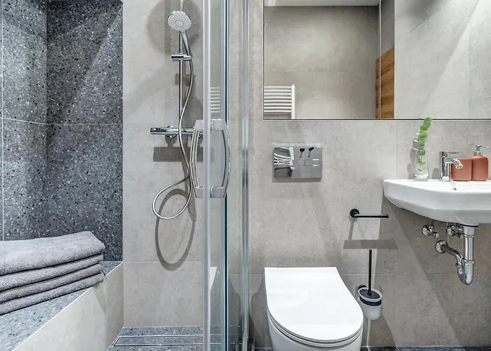 Domillion 5bdr Modern Urban Fourplex So1f