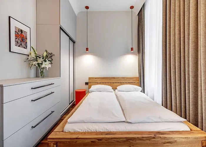 דירה Domillion 5bdr Modern Urban Fourplex So1f