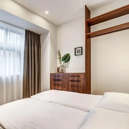 Domillion 5bdr Modern Urban Fourplex So1f Apartment *