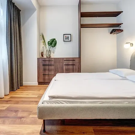 Apartment Domillion 5bdr Modern Urban Fourplex So1f