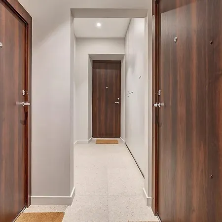 Domillion 5bdr Modern Urban Fourplex So1f