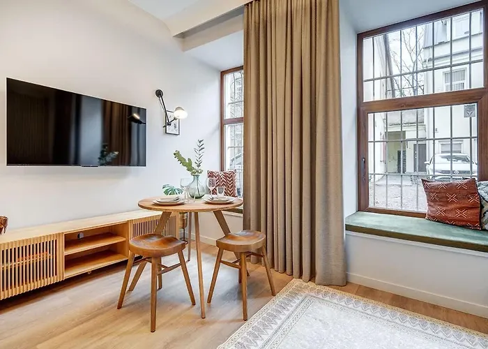 Domillion 5bdr Modern Urban Fourplex So1f