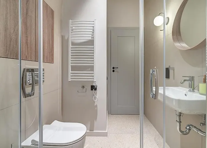 Domillion 5bdr Modern Urban Fourplex So1f *